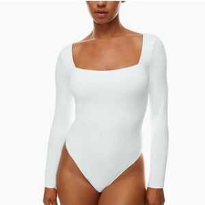 Aritzia Babaton Contour Square
Neck Long Sleeve Bodysuit